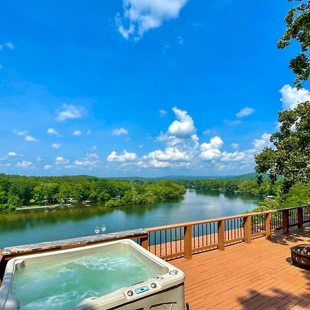 Hot Springs Waterfront Escape With Hot Tub! Exterior foto